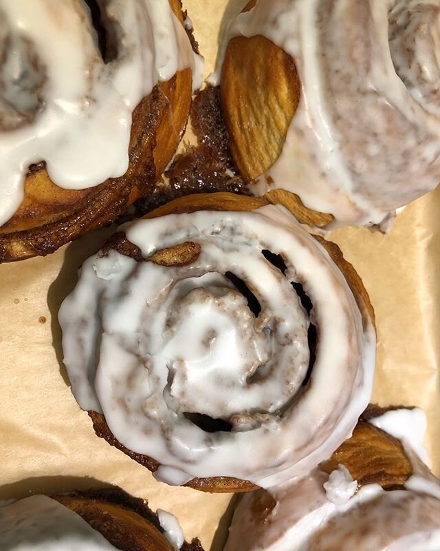 Goooooooood Morning Tulsa! 😁☕️🥞🍳🥓💙🌙 Lunch Special •Frito Chili Pie 
Hot Soups •White Bean & Kale •Thai Chicken & Rice 
Call us for more info @9187497800
@bluemooncafe.com 
#freshbaked #cinnamonrolls #breakfast #lunch #keepitlocal #weloveyoutulsa #❤️